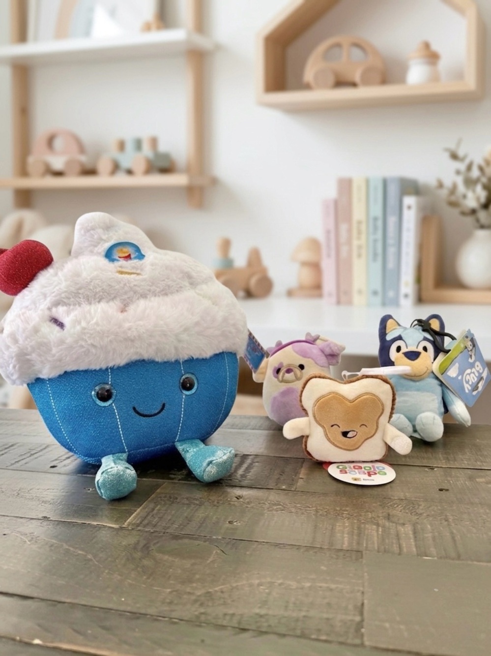 FAO SCHWARZ Cupcake Bluey Giggle Scape Plush Toy Clip Lot of 4